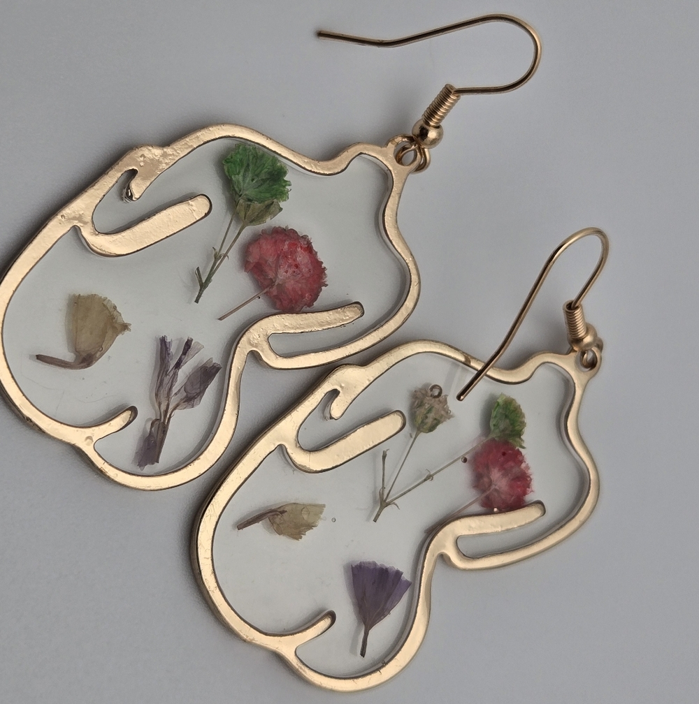 Resin Botanical Flower Silhouette Earrings Real Dried Flowers Body Form 2” - Picture 9 of 10